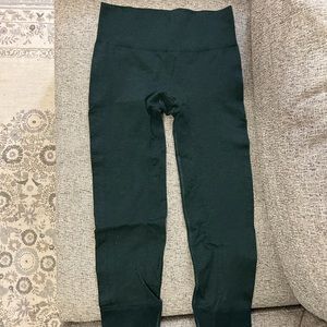 Deep green lululemon leggings size 6